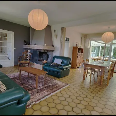 Casa de Férias Echappée Belle à La Campagne Avec Piscine